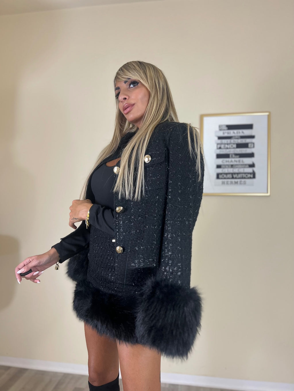 GIACCA CHANEL CON POLSINI IN ECO PELLICCIA - NERO