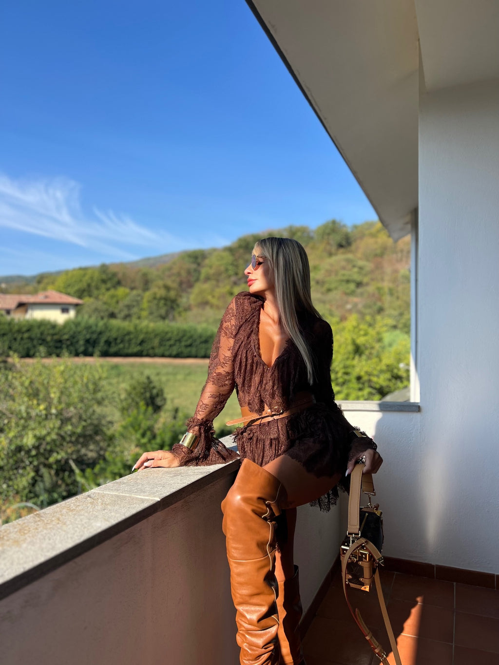 ABITO PIZZO CON BOTTONI - MARRONE