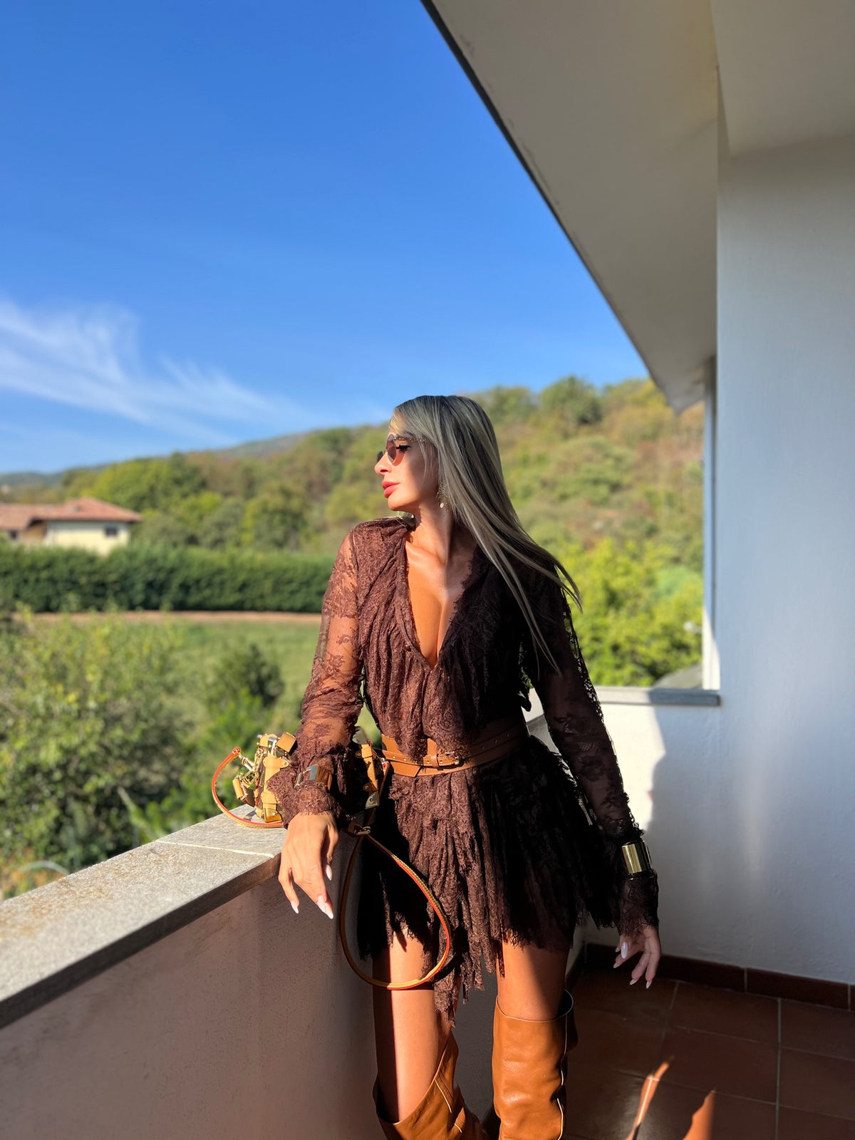 ABITO PIZZO CON BOTTONI - MARRONE