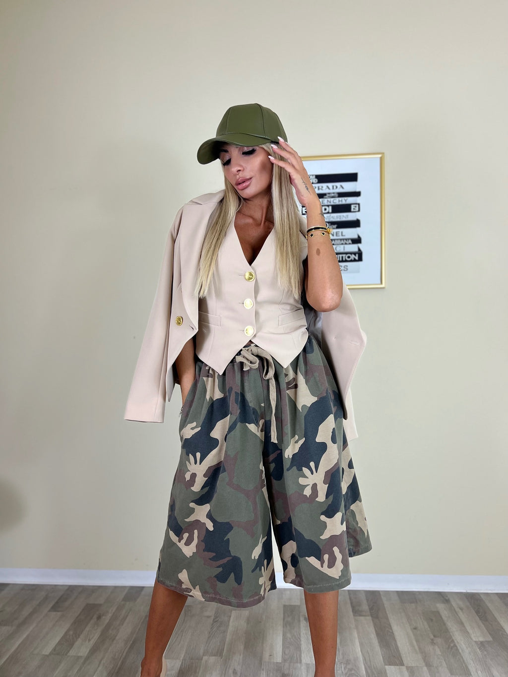 BERMUDA IN FELPA CON ELASTICO IN VITA - MILITARE