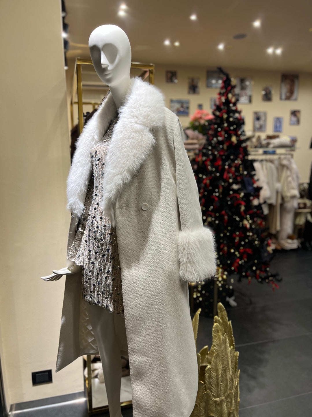 Cappotto con inserti in eco pelliccia e lurex anche nero